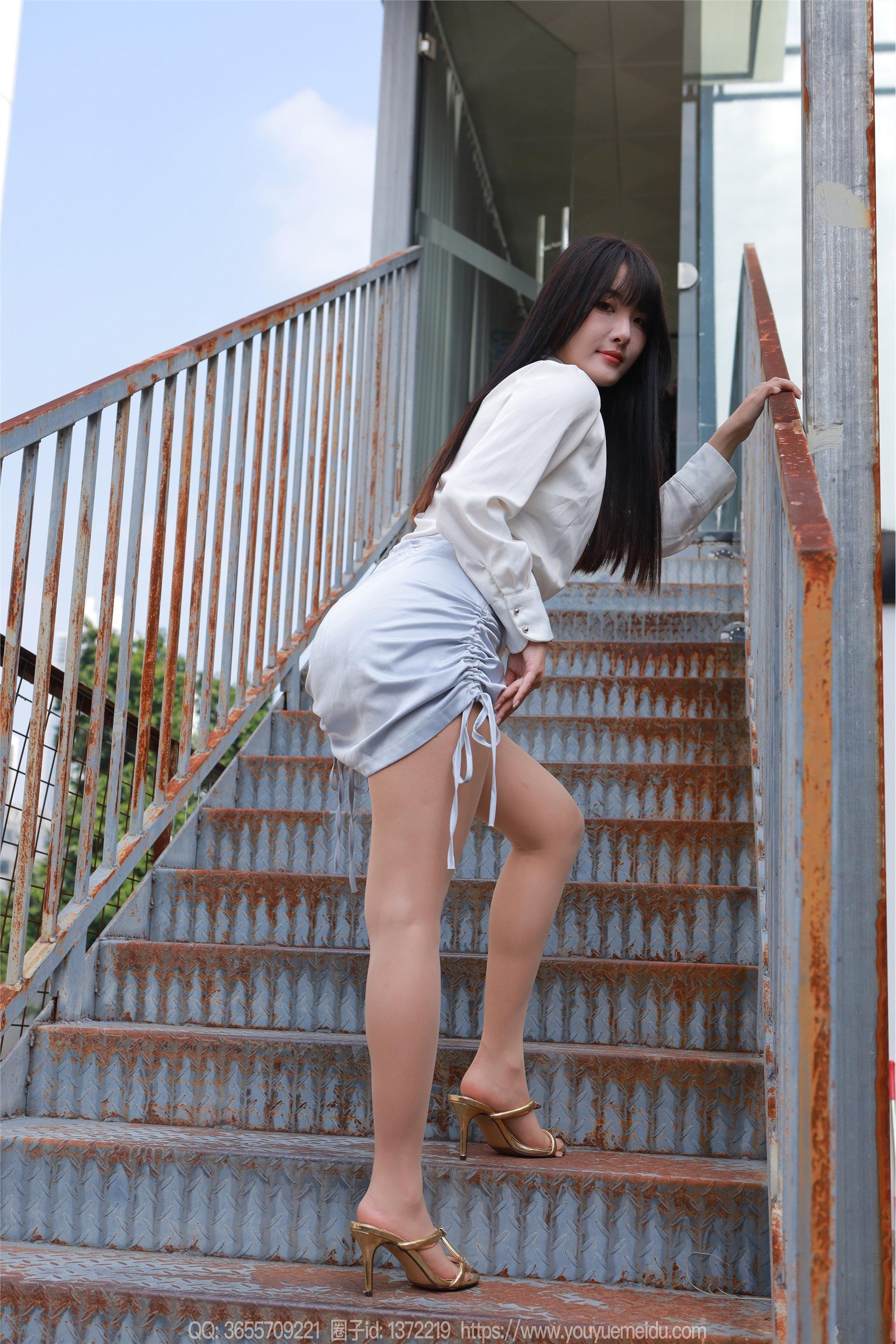 IESS异思趣向  2024.11.08 丝享家 1893 婉萍《蓝色短裙（上）》